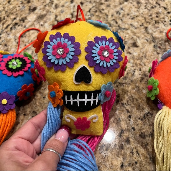 Sugar skull hanging decorations. Set of 4. Day of the Dead - Picture 6 of 10